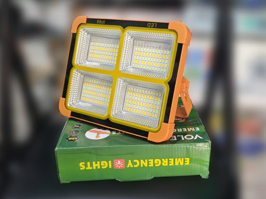 Solar Panelli Şarjlı Acil Aydınlatma Projektörü — 4