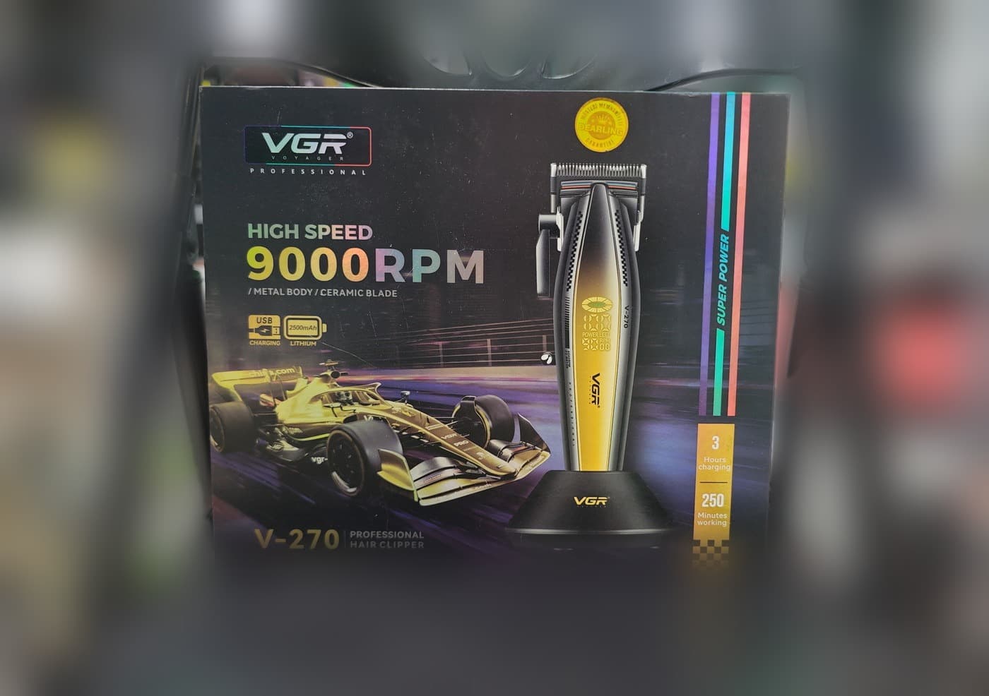VGR V-270 Profesyonel Saç Kesme Makinesi — ürün görünümü