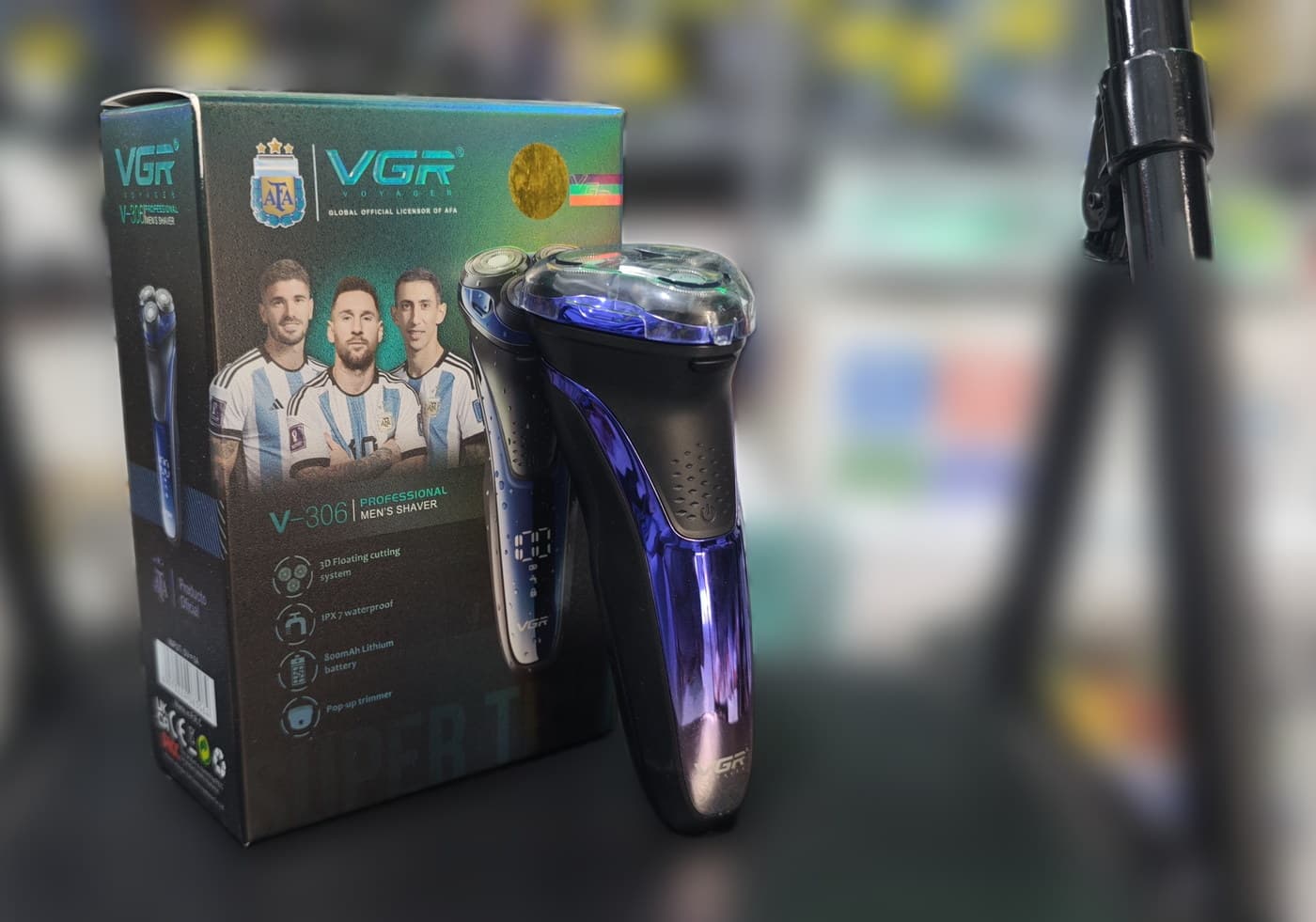 VGR V-306 Men's Shaver — üçüncü açı
