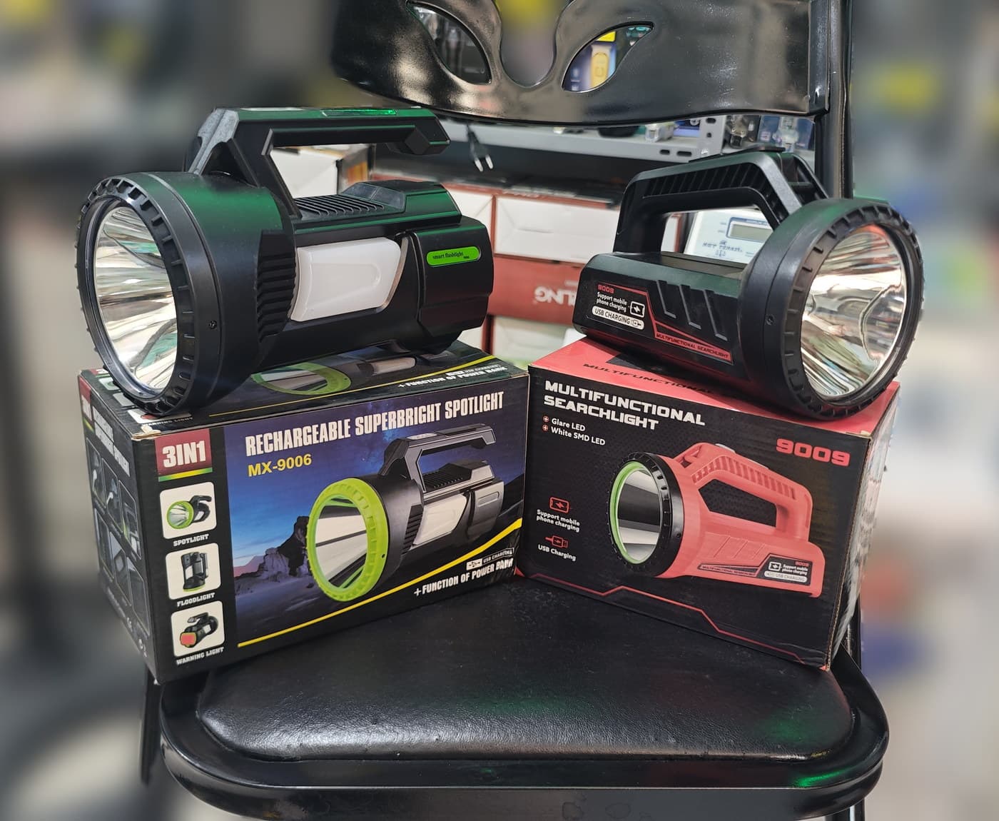 Multifunctional Searchlight Şarjlı Işıldak — dördüncü açı