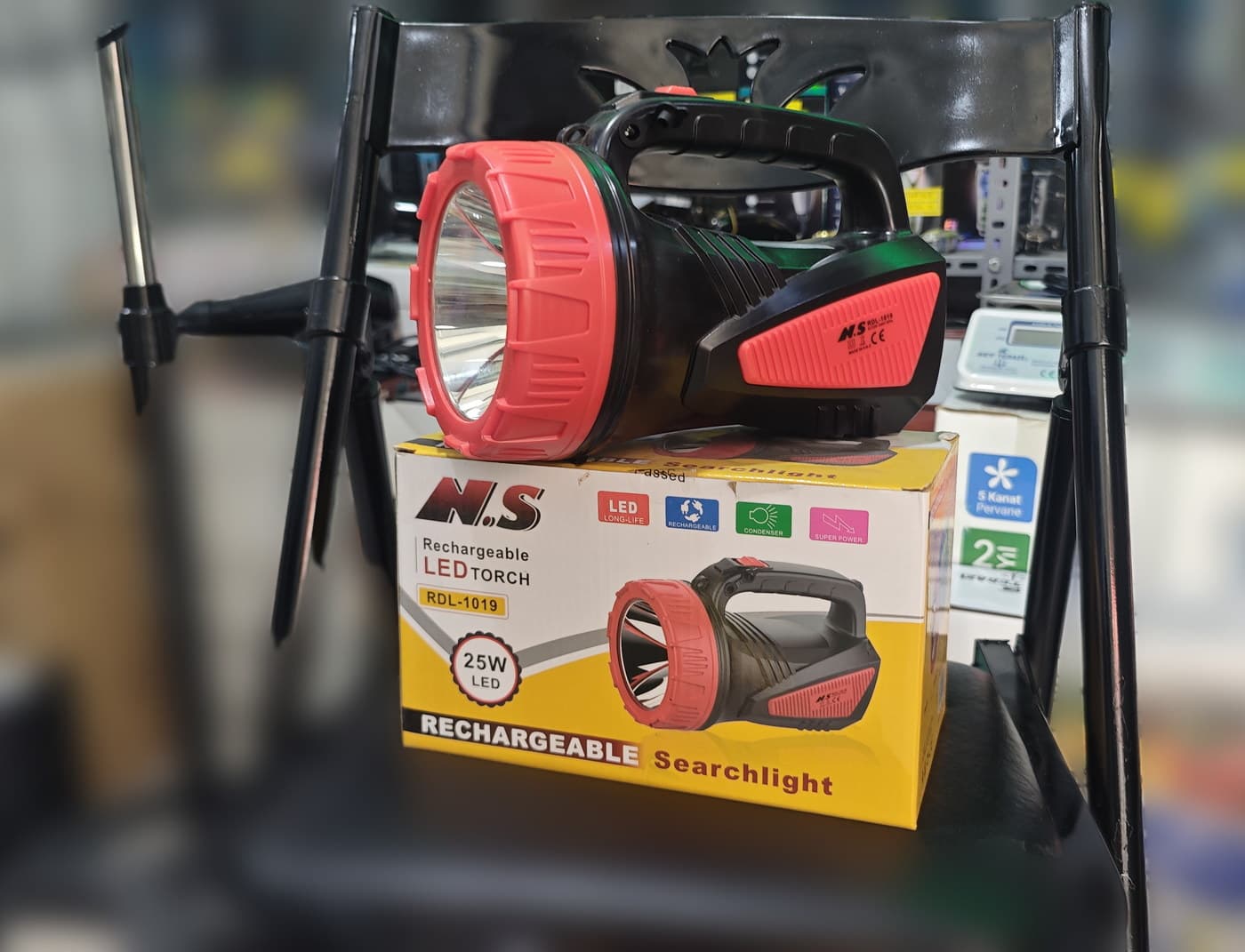 NS RDL-1019 Rechargeable Searchlight — ürün görünümü