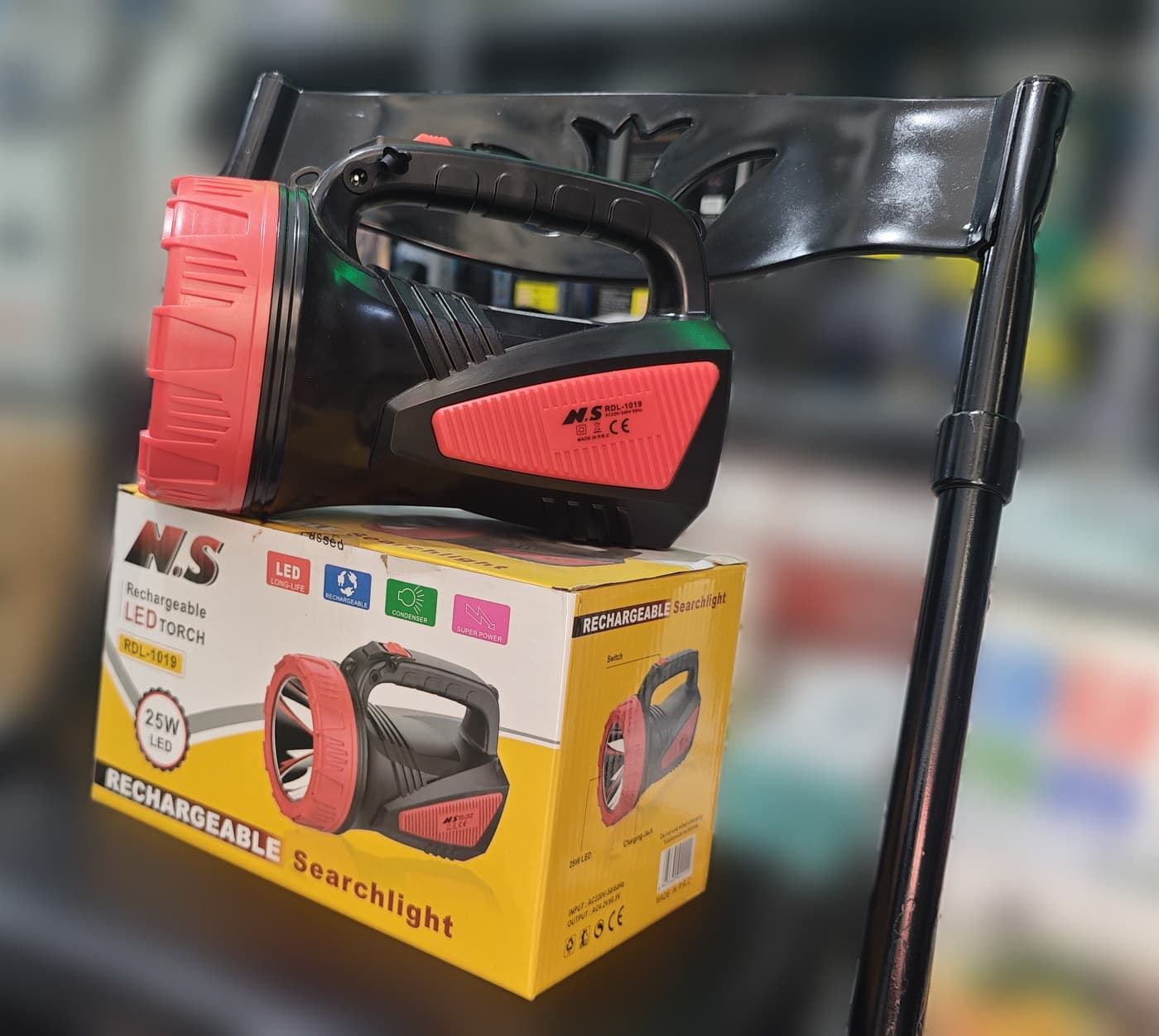 NS RDL-1019 Rechargeable Searchlight — üçüncü açı