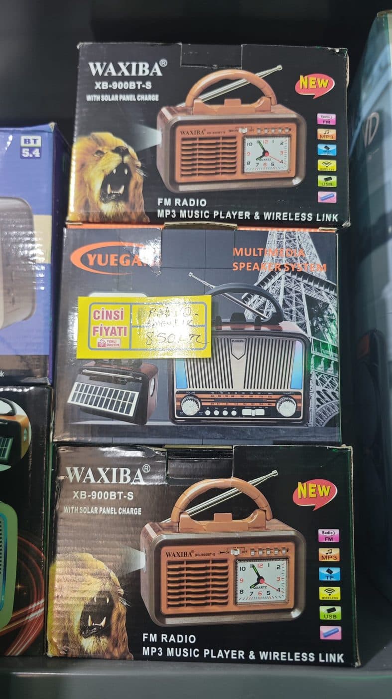 Waxiba XB-900BT-S Solar Panelli Radyo — ürün görünümü