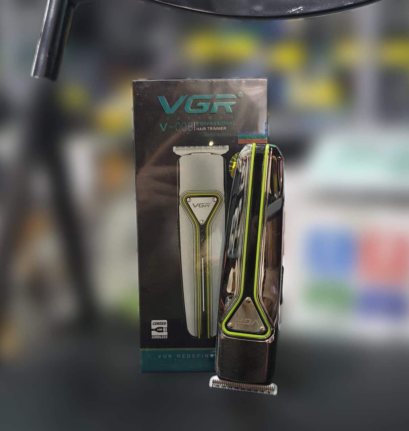 VGR V-008 Professional Hair Trimmer — üçüncü açı