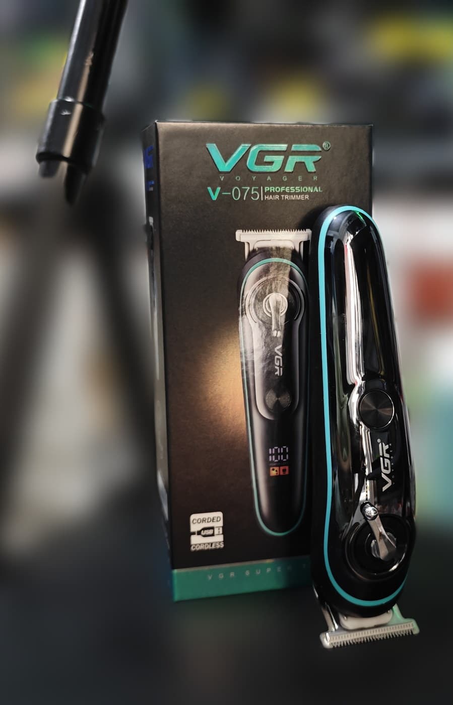 VGR V-075 Professional Hair Trimmer — üçüncü açı