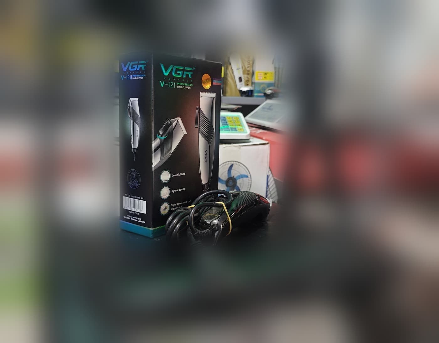 VGR V-121 Profesyonel Traş Makinesi — ürün görünümü