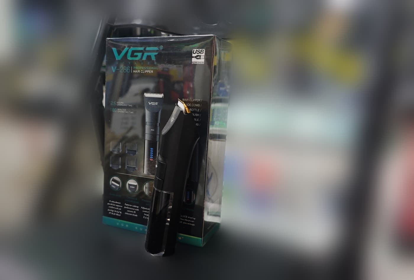 VGR V-286 Şarjlı Saç Kesme Makinesi — üçüncü açı